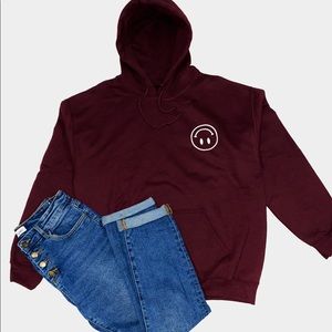 selling brand new Gildan designed hoodies, 2 available sizes medium